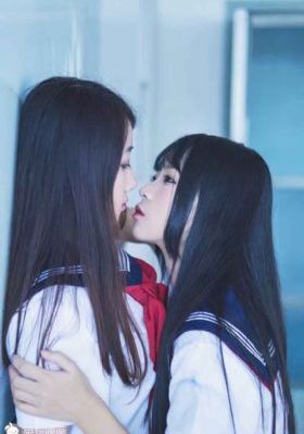 女生肌肌